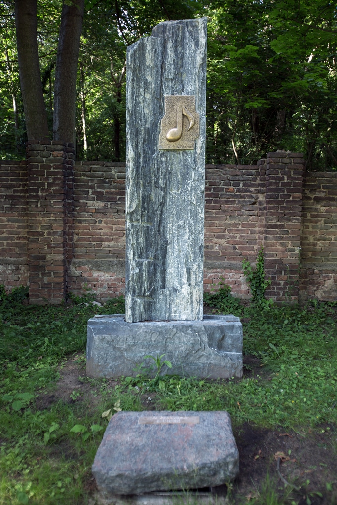 Ivan Erben, kamenické práce, nahrobní kámen, kolínský hřbitov